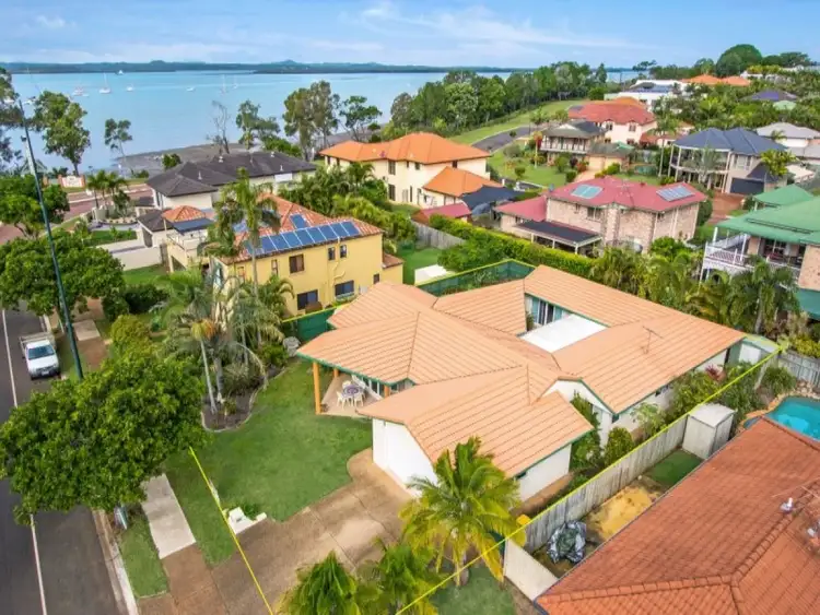 8 Moores Road, Redland Bay QLD 4165