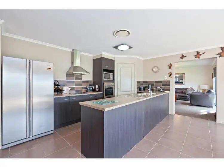 Second view of Homely house listing, 4 Lyndhurst Place, Thornlands QLD 4164