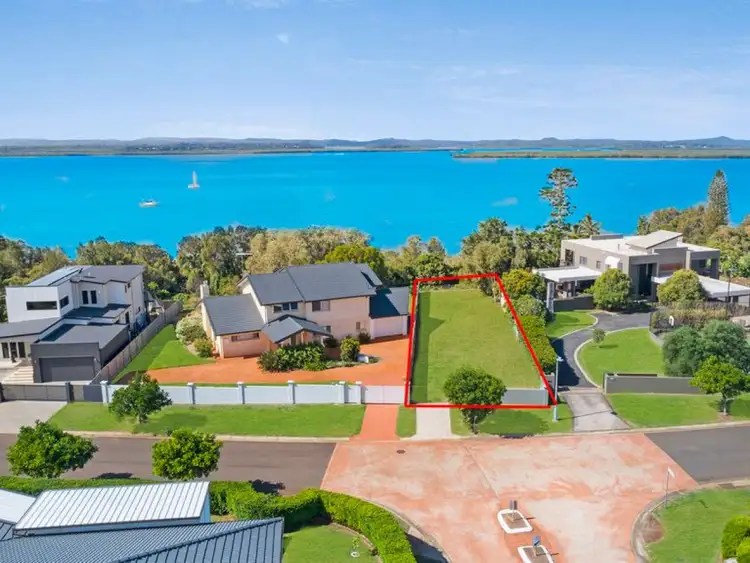 16 Wilson Esplanade, Redland Bay QLD 4165