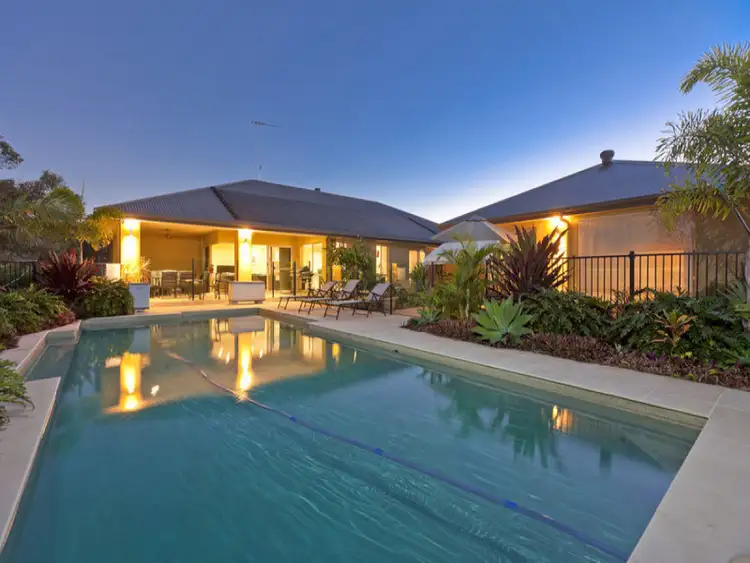 10 Ridge Place, Redland Bay QLD 4165
