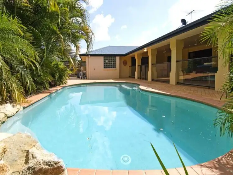 13 Crestwood Close, Ormiston QLD 4160