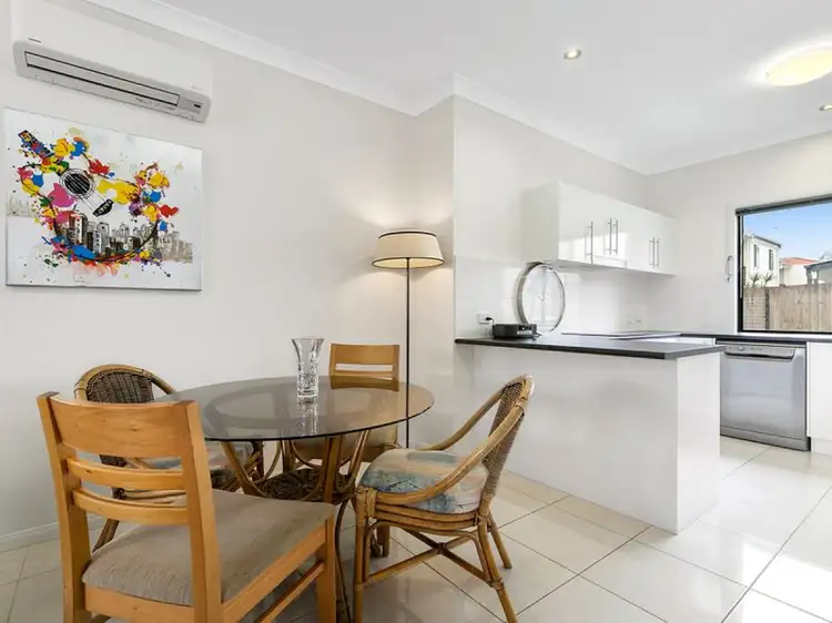 Fourth view of Homely townhouse listing, 2/21 Island Street, Cleveland QLD 4163
