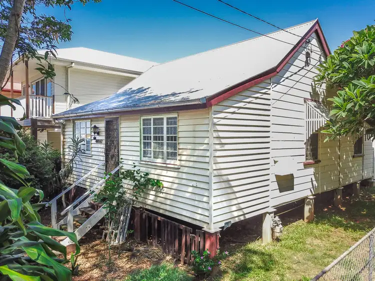 76 Cedar St, Wynnum QLD 4178
