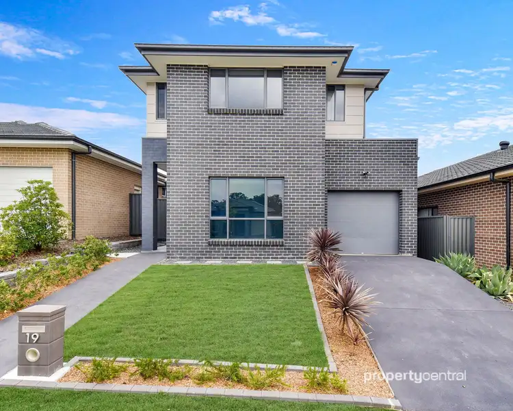 19 Admiral Avenue, Jordan Springs NSW 2747