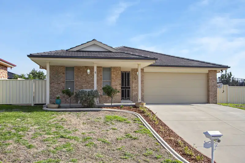 Main view of Homely house listing, 5 Kalinda Place, Tamworth NSW 2340
