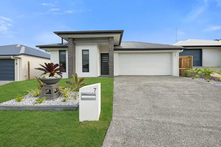 7 Breeze Close, Nambour QLD 4560