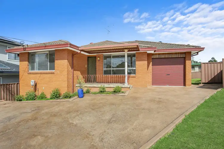 4 Coila Place, Woodpark NSW 2164