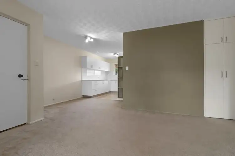 Third view of Homely unit listing, 5 / 35 Kitchener Street, Coorparoo QLD 4151