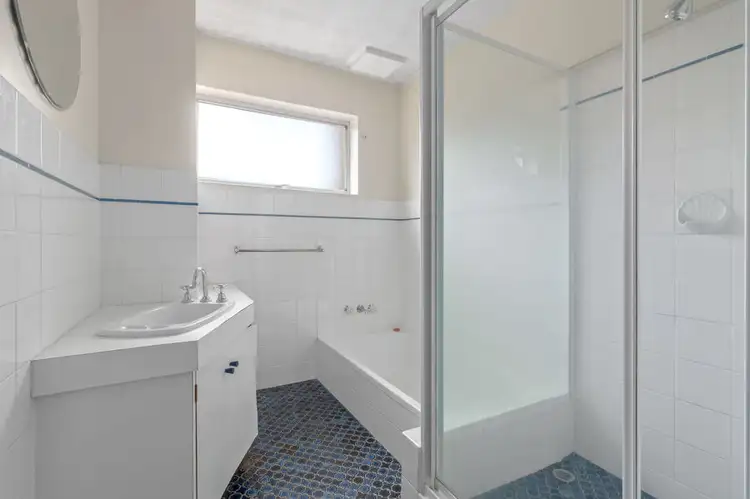 Sixth view of Homely unit listing, 5 / 35 Kitchener Street, Coorparoo QLD 4151