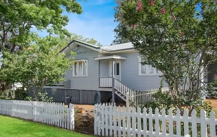 12 Peak Street, Harristown QLD 4350