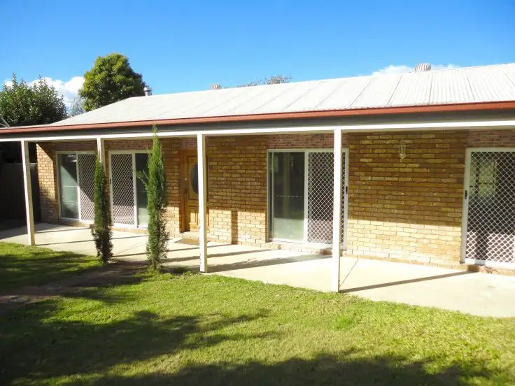 16 Duncan St, Riverview QLD 4303