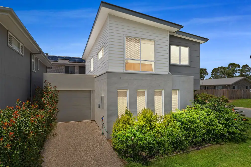 Main view of Homely townhouse listing, 37 Kalbarrie Terrace, Thornlands QLD 4164