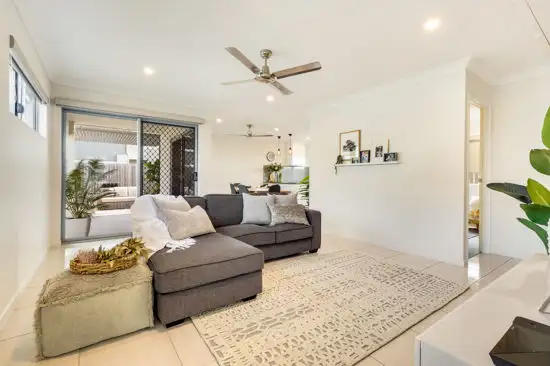Second view of Homely house listing, 3/16 Makybe Diva Drive, Ooralea QLD 4740