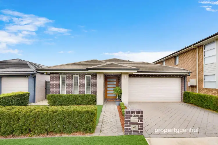8 Crimson Street, Jordan Springs NSW 2747