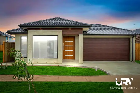 8 Pickering Street, Mickleham VIC 3064