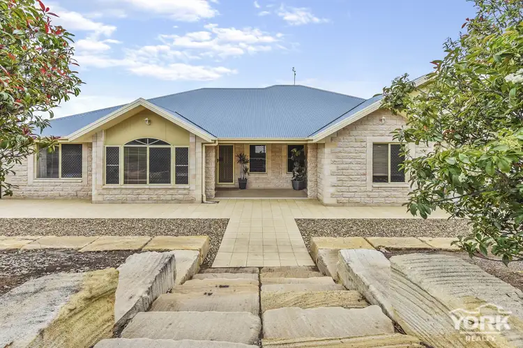 2 Corella Street, Meringandan West QLD 4352