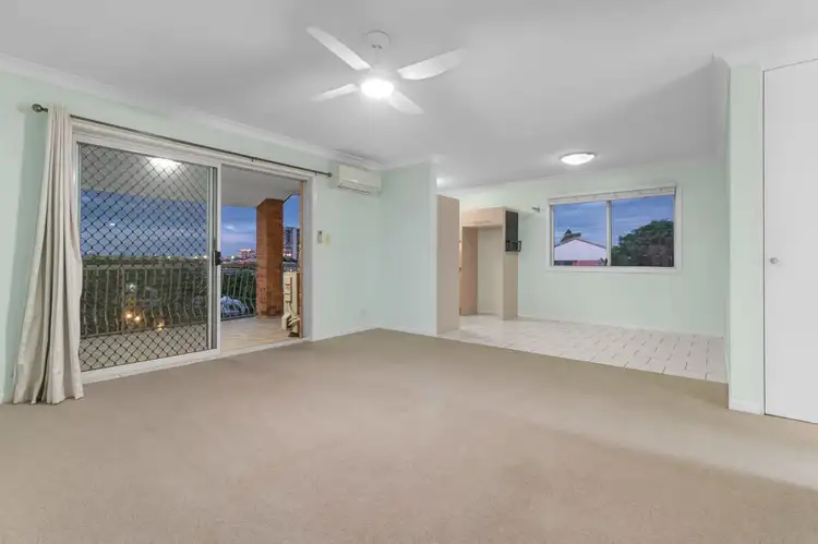 Fifth view of Homely unit listing, 4 / 63 Wellington Street, Coorparoo QLD 4151