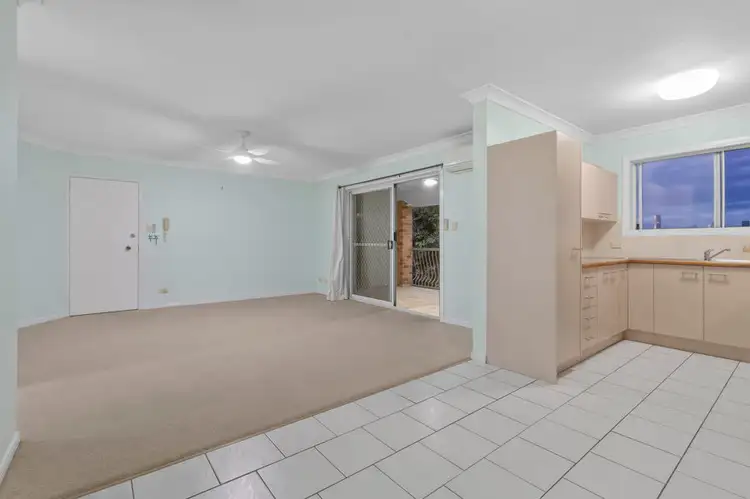 Sixth view of Homely unit listing, 4 / 63 Wellington Street, Coorparoo QLD 4151