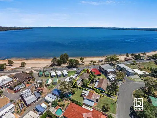 17 Beach Parade, Canton Beach NSW 2263