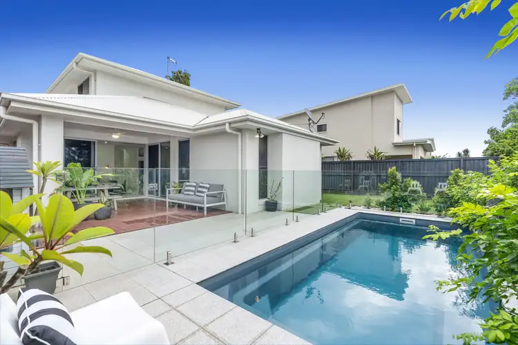 2 Commodore Place, Manly West QLD 4179