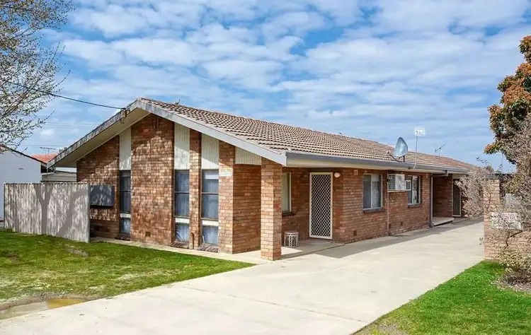 2/76 Fay Avenue, Kooringal NSW 2650