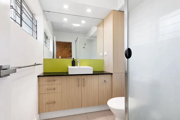 Fifth view of Homely unit listing, 2/32 Clarendon Street, East Brisbane QLD 4169