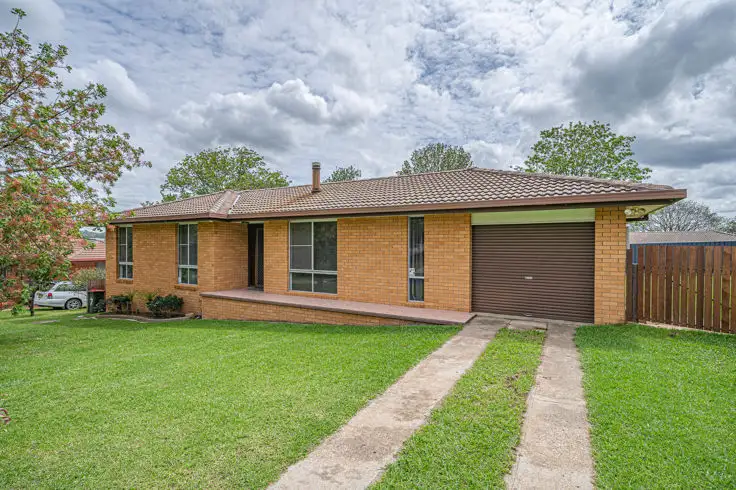 7 Hamilton Crescent, Armidale NSW 2350