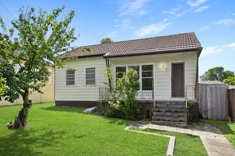 13 Mia Mia Street, Girraween NSW 2145