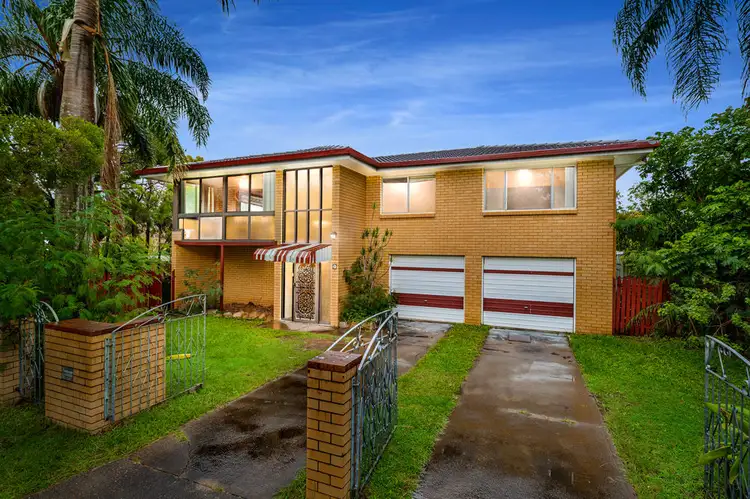 1 Parkway Street, Macgregor QLD 4109