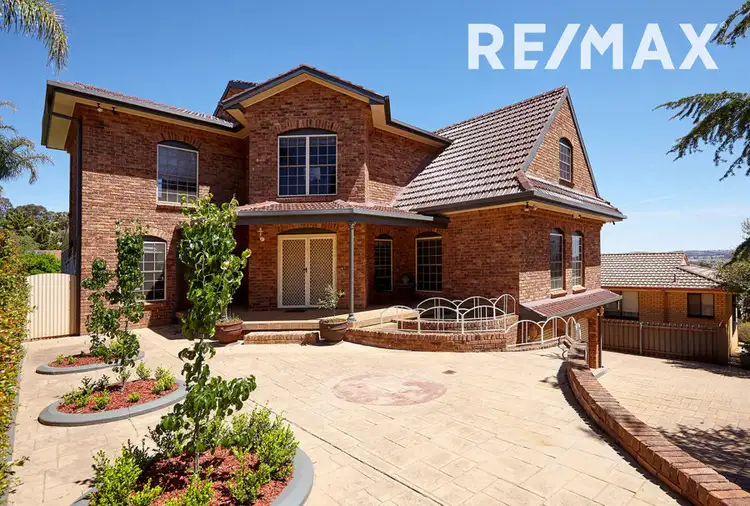 7 Allambie Way, Mount Austin NSW 2650