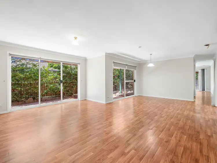 6 Noumea Pl, Forest Lake QLD 4078