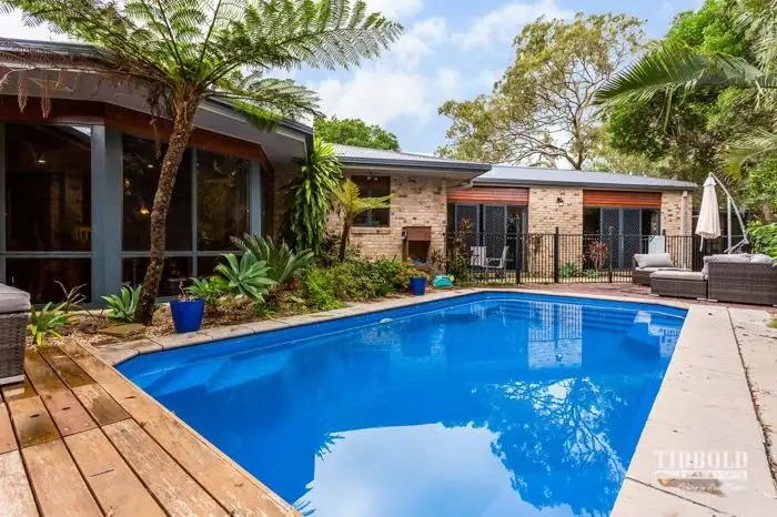 17 Jay Crescent, Redland Bay QLD 4165