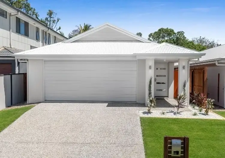 27 Chestnut Street, Wynnum QLD 4178