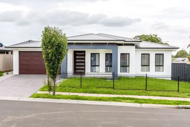 27 Tamora Street, Rosemeadow NSW 2560