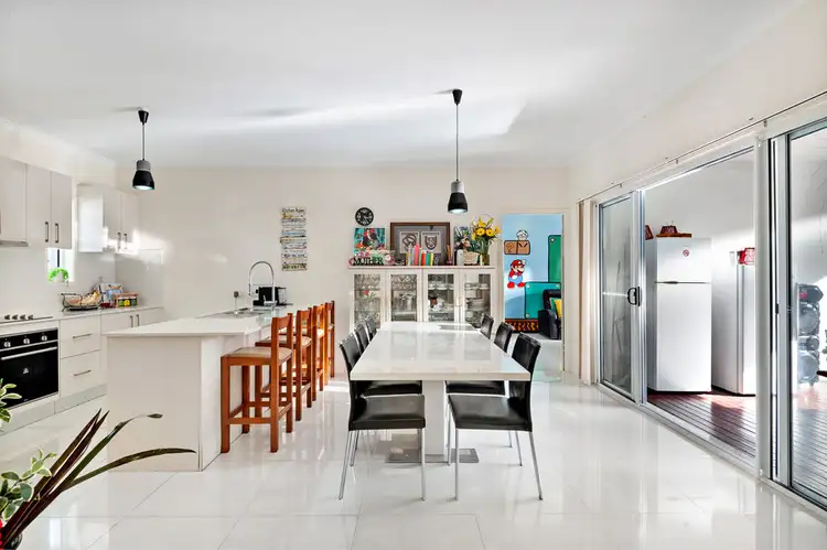 30 Kurrimine Crescent