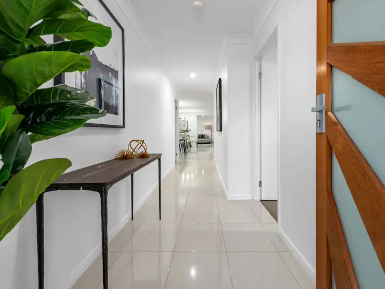 Fifth view of Homely house listing, 1 Ribblesdale Place, Gumdale QLD 4154