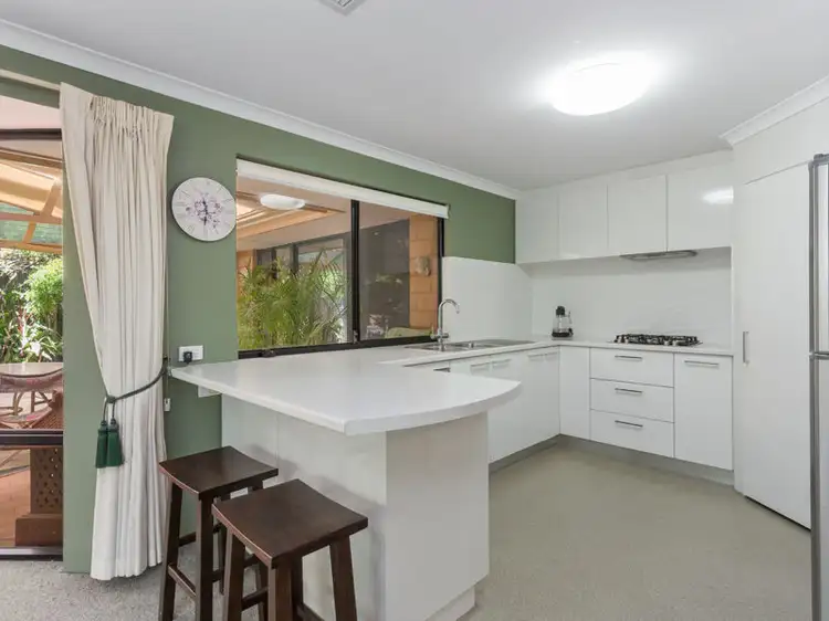 10A Bradshaw Crescent, Manning WA 6152