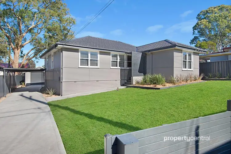 52 Lucena Crescent, Lethbridge Park NSW 2770