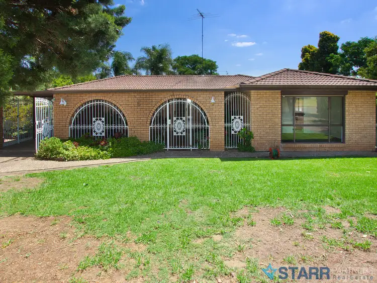 3 Sunray Crescent, St Clair NSW 2759