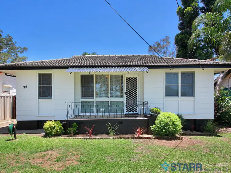 39 Tarawa Road, Lethbridge Park NSW 2770