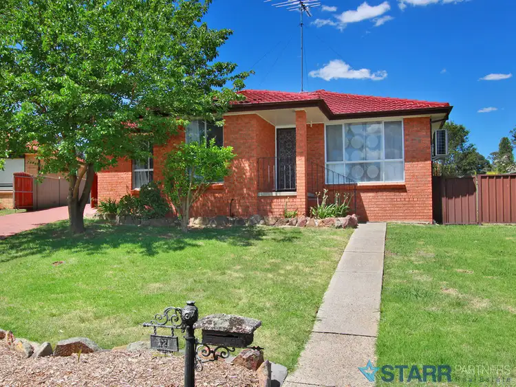 12 Tapi Glen, St Clair NSW 2759