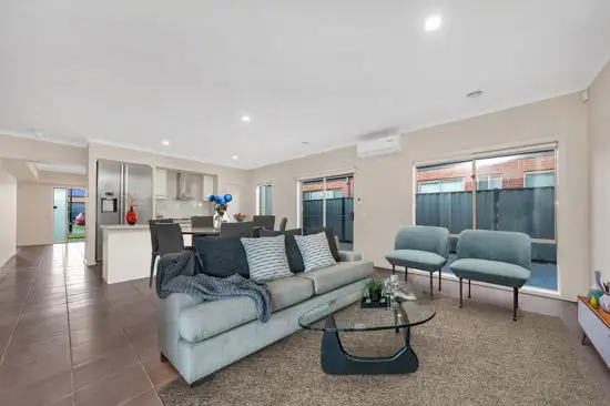 Fifth view of Homely house listing, 6 Oakgrove Drive, Craigieburn VIC 3064