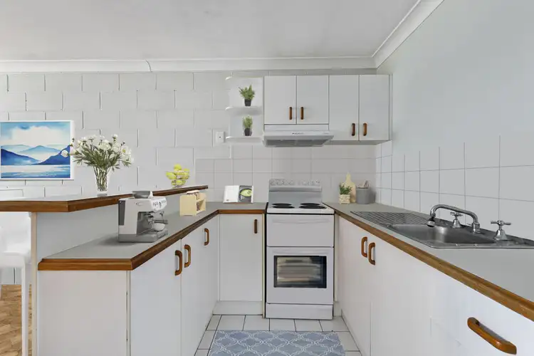 Fourth view of Homely unit listing, 2/2018 Wynnum Road, Wynnum West QLD 4178