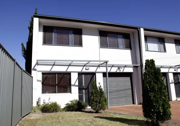 9/6 Hambledon Rd, Quakers Hill NSW 2763