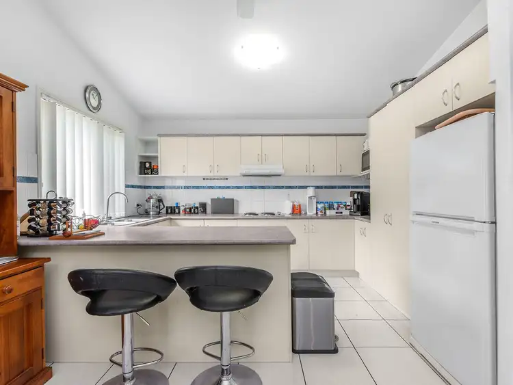 1 Cotton Cl, Forest Lake QLD 4078