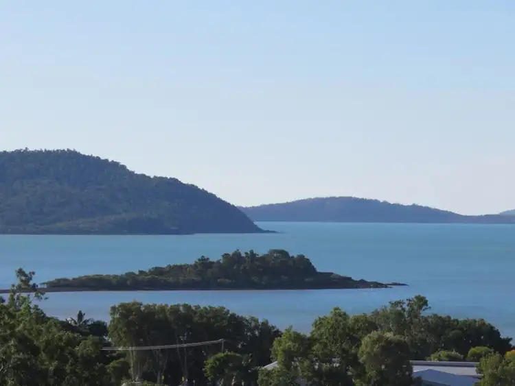 UNIT 124 /4 ESHELBY DRIVE, Cannonvale QLD 4802