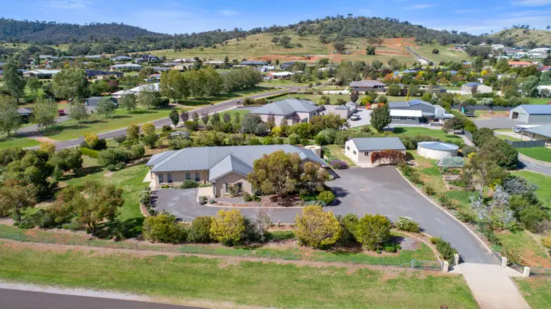 Main view of Homely house listing, 8 Benarkin Drive, Tamworth NSW 2340