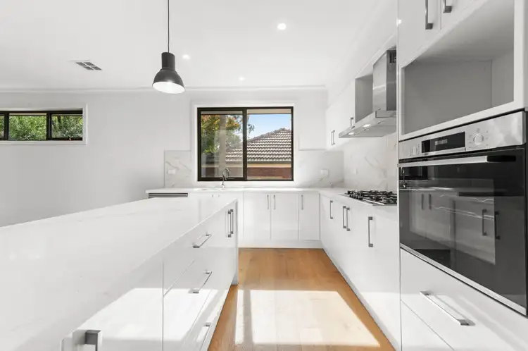 16 Gibson St, Box Hill South VIC 3128