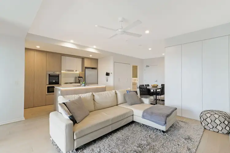 1083/123 Cavendish Road, Coorparoo QLD 4151