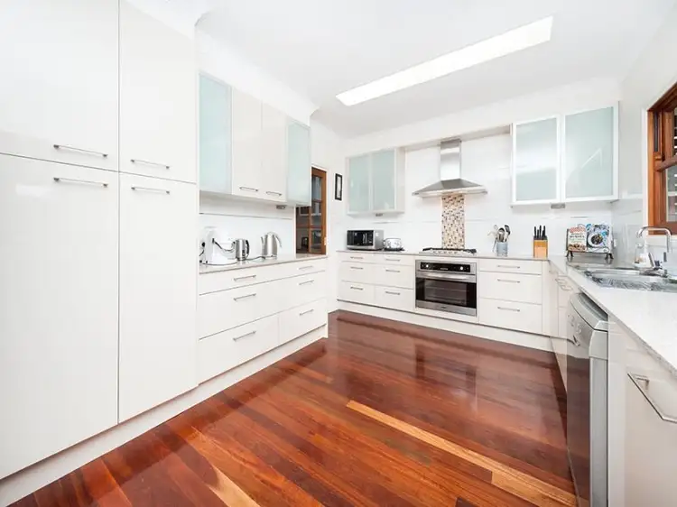 Second view of Homely house listing, 32 Worthing Street, Wynnum QLD 4178